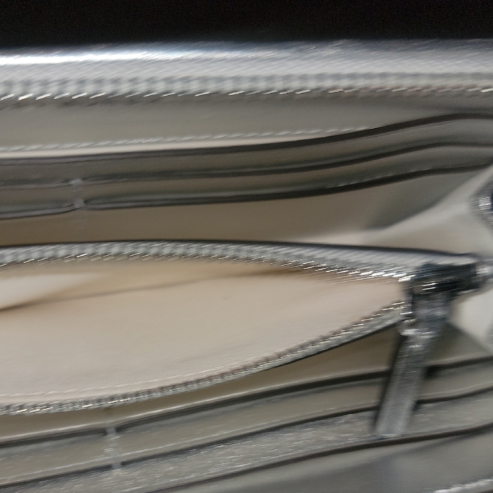 Silver Quilted Women's Wallet - Picture 5 of 8